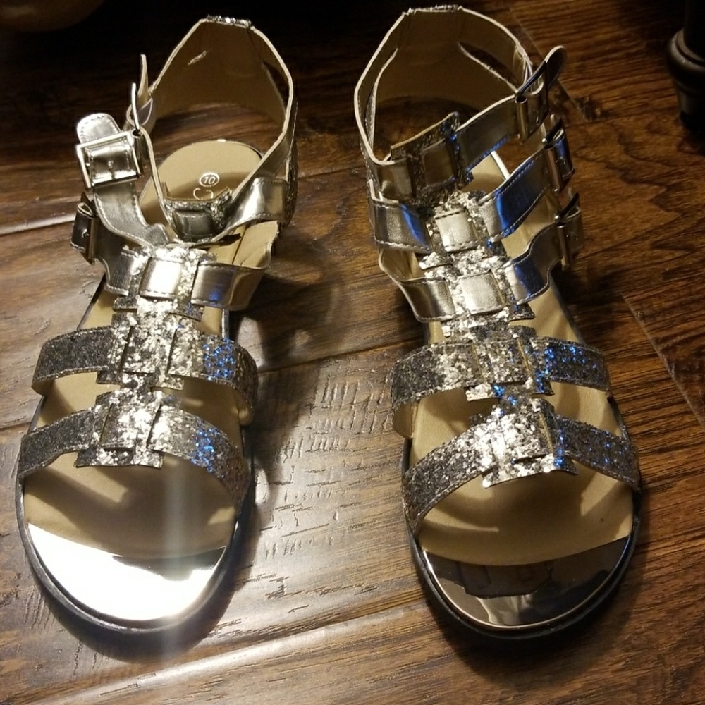 NIB FOREVER SILVER SANDALS - Picture 3 of 4