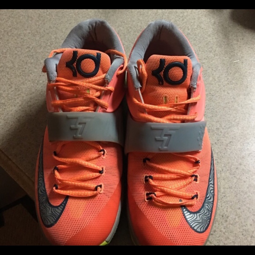 K7  35,000 degrees men's sneakers salmon color