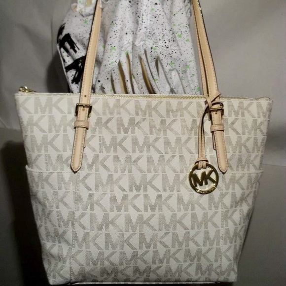 Michael Kors Handbags - Michael Kors signature tote bag