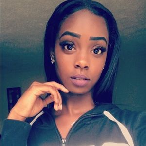 Meet your Posher, Briana