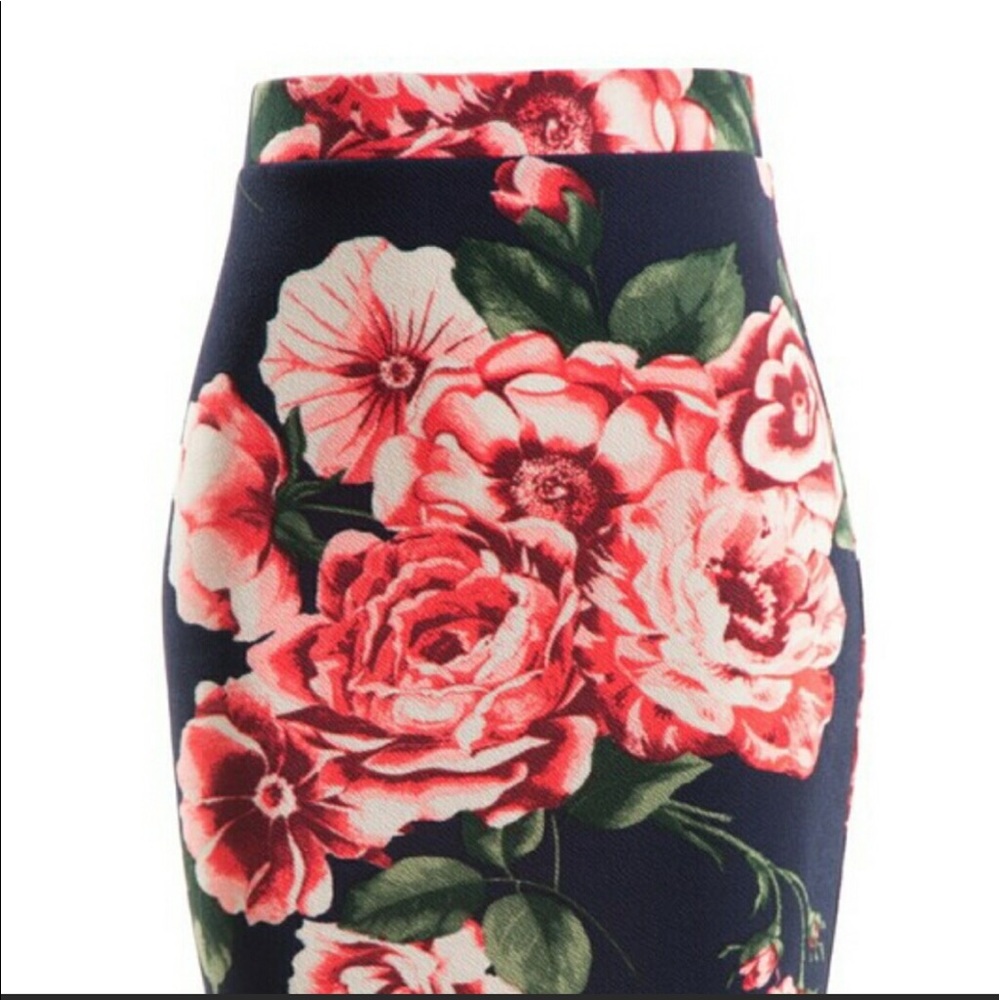 💋HP💄Deep blue floral (stretchy) pencil skirt