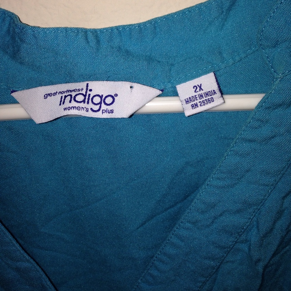 Blue top - Picture 2 of 2