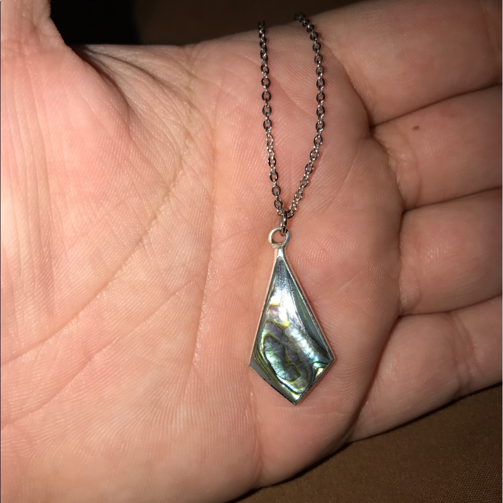 Pretty petite necklace