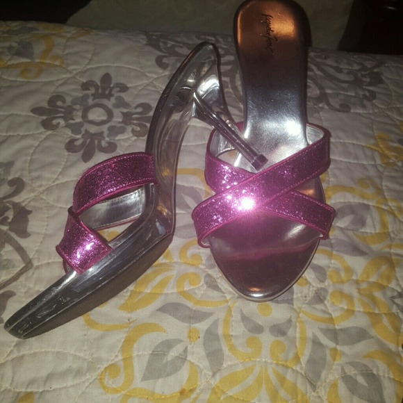 Slippers - Picture 2 of 4