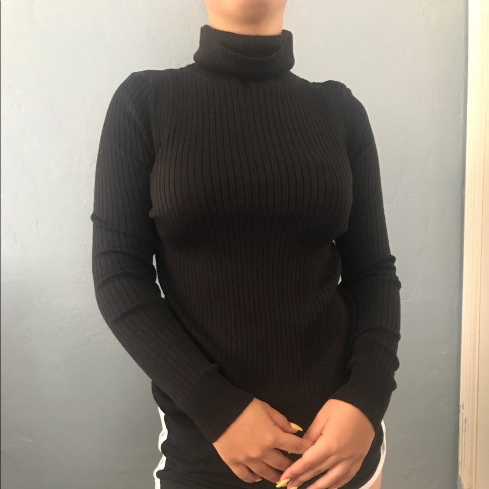turtleneck top