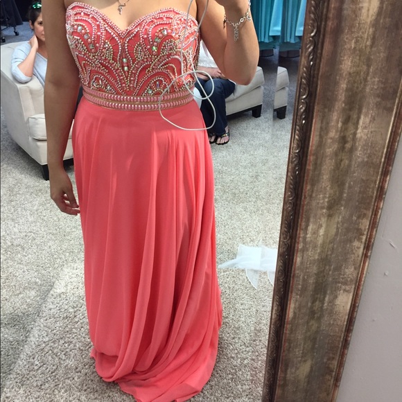 Coral prom dress or evening gown! - Picture 1 of 6
