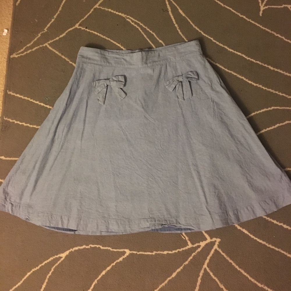 Modcloth bea & dot chambray skirt with bows