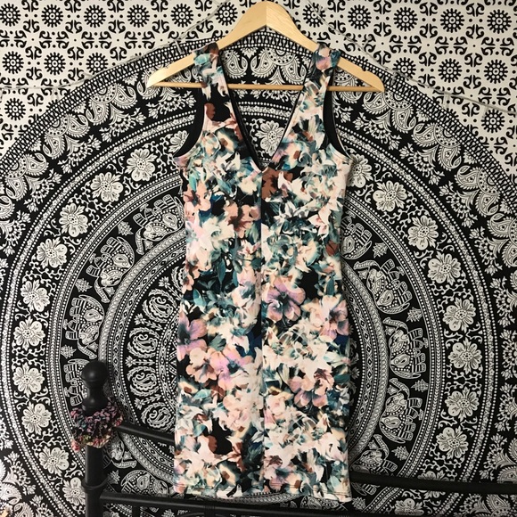 Forever 21 Deep V-Cut Bodycon Dress - Picture 2 of 3