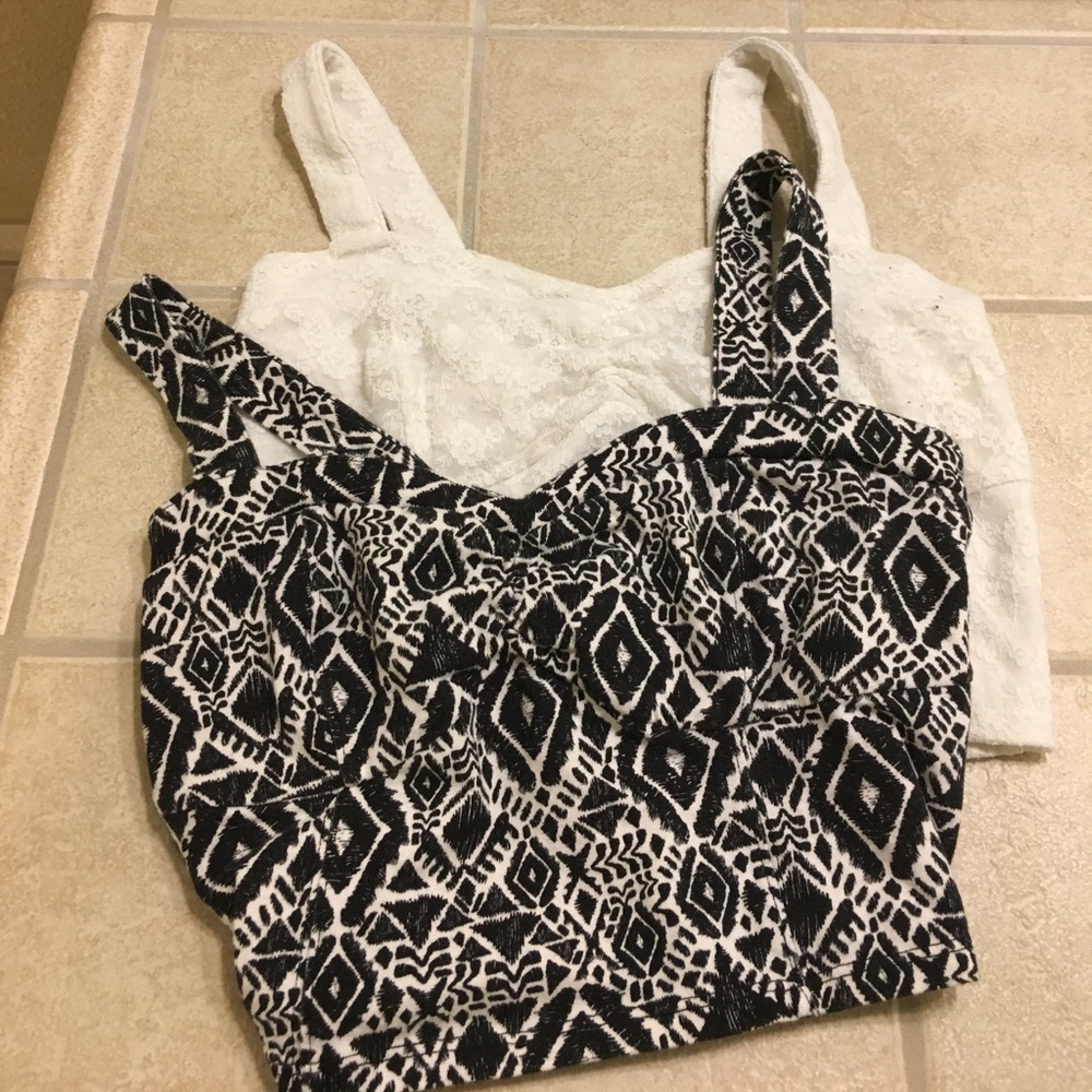 Bralets/half tee (set of 2)