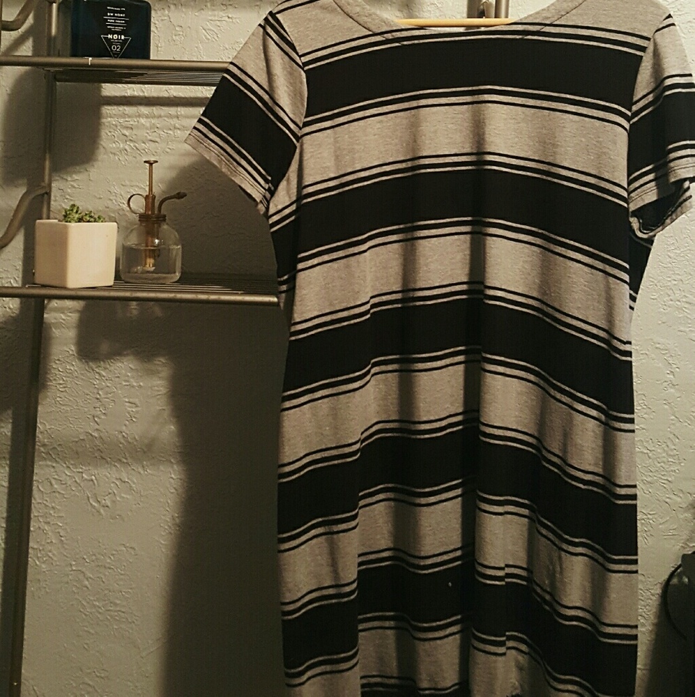Stripped dress in excellent condition