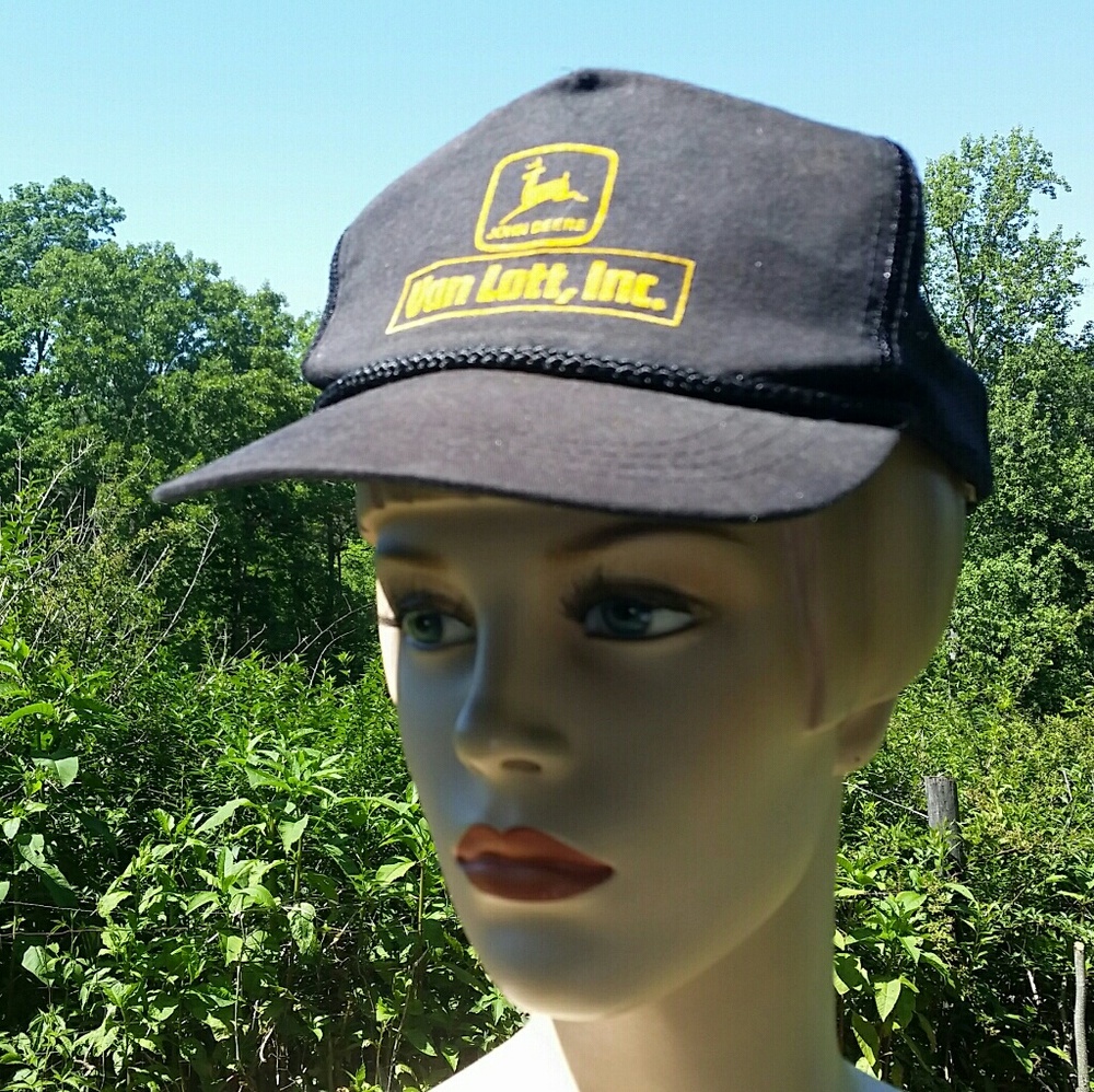 Black snapback John Deer hat