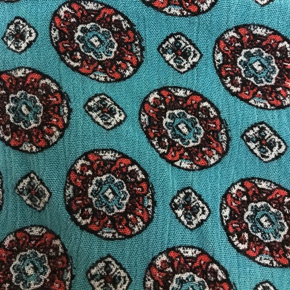 Kendall and Kylie flowy shorts - Picture 2 of 2