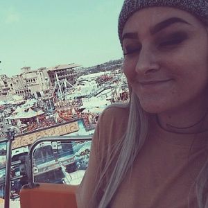 Meet your Posher, Aurora