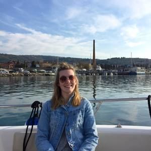 Meet your Posher, Elissa