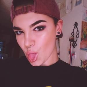 Meet your Posher, Michaela