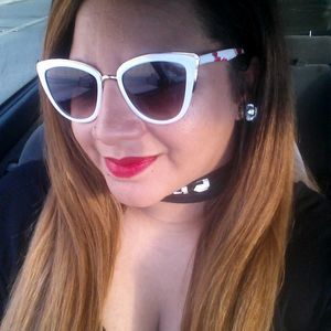 Meet your Posher, Candice