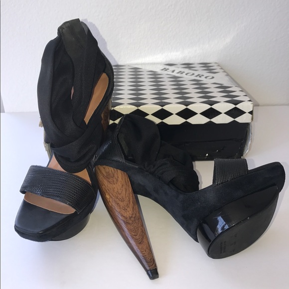 NIB Women's Brazilian Pump/Platforms Wood Heel! - Picture 1 of 6