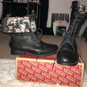 Fold down combat boots