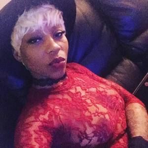 Meet your Posher, Marie