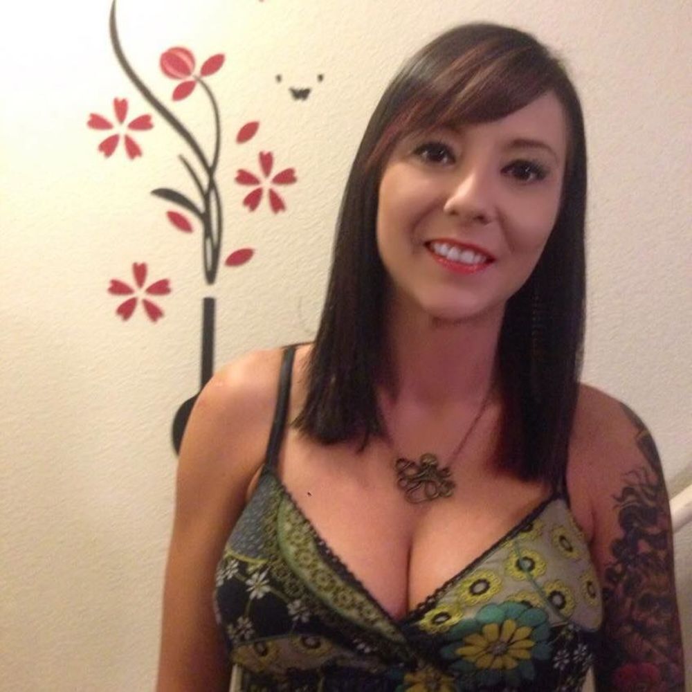 Meet your Posher, Leslie