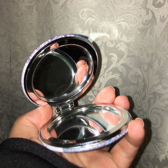 Mirror - Picture 2 of 3