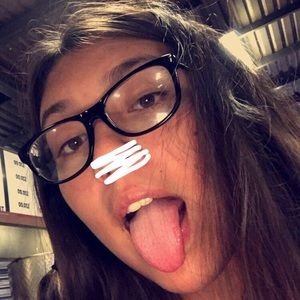 Meet your Posher, Alexia