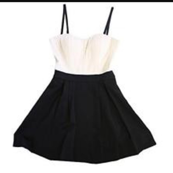 🎈Diane von F. Avedon Cream and Black Silk Dress - Picture 2 of 6