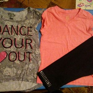 Bundle of two shirts and set of Capri leggings