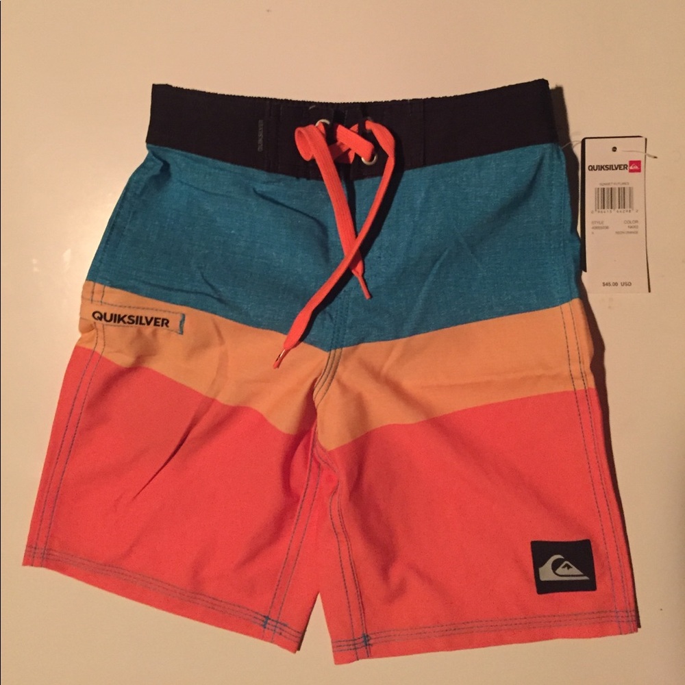 NWT QUIKSILVER board Shorts