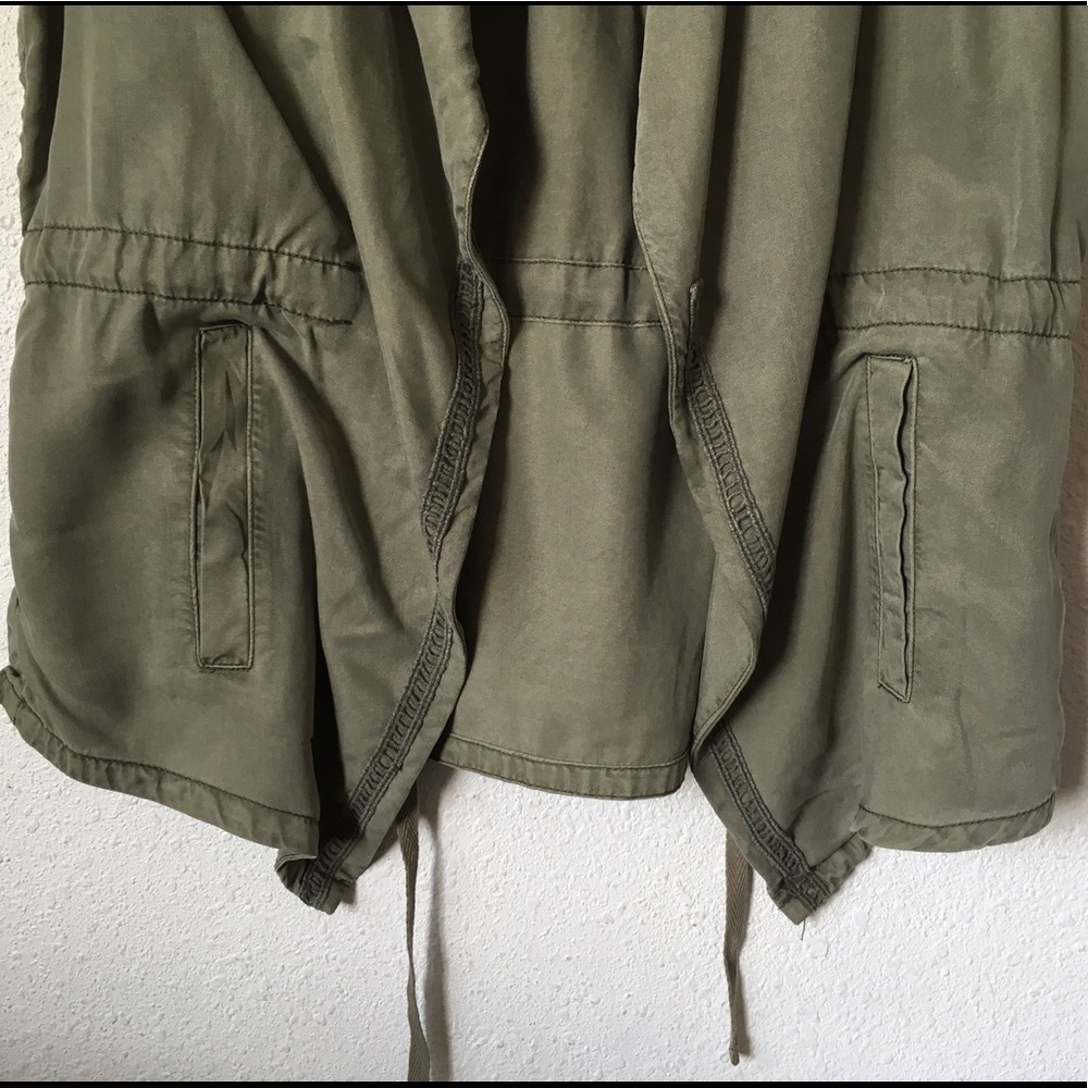 🛍️ 3/$15 bundle Max Jean Vétiver Wash vest - Picture 3 of 4