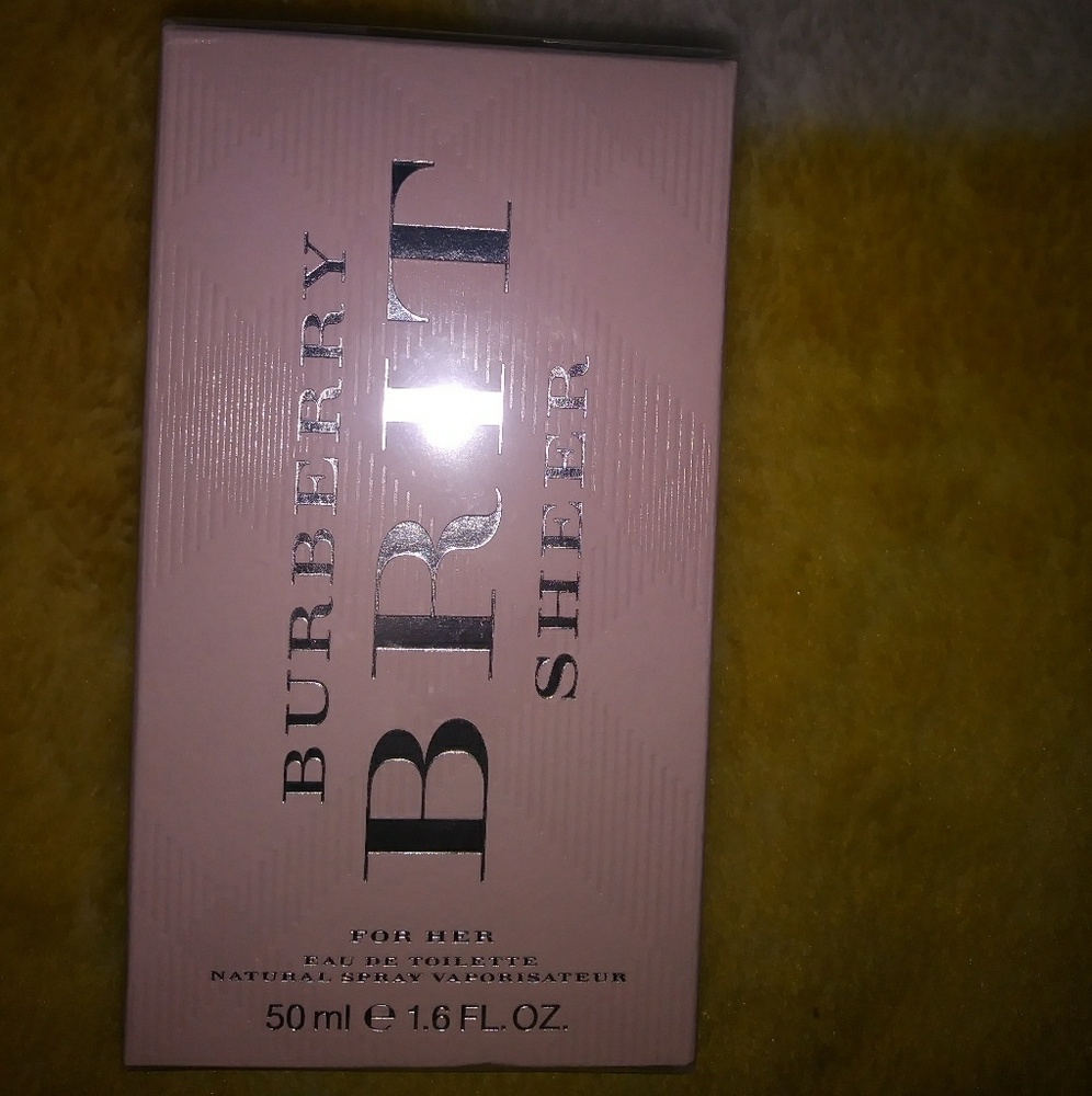 Burberry Brit Sheer perfume