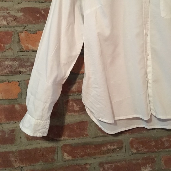 White Old Navy button up. Petite - Picture 3 of 3