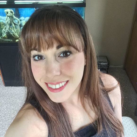 Meet your Posher, Tori - Picture 1 of 1