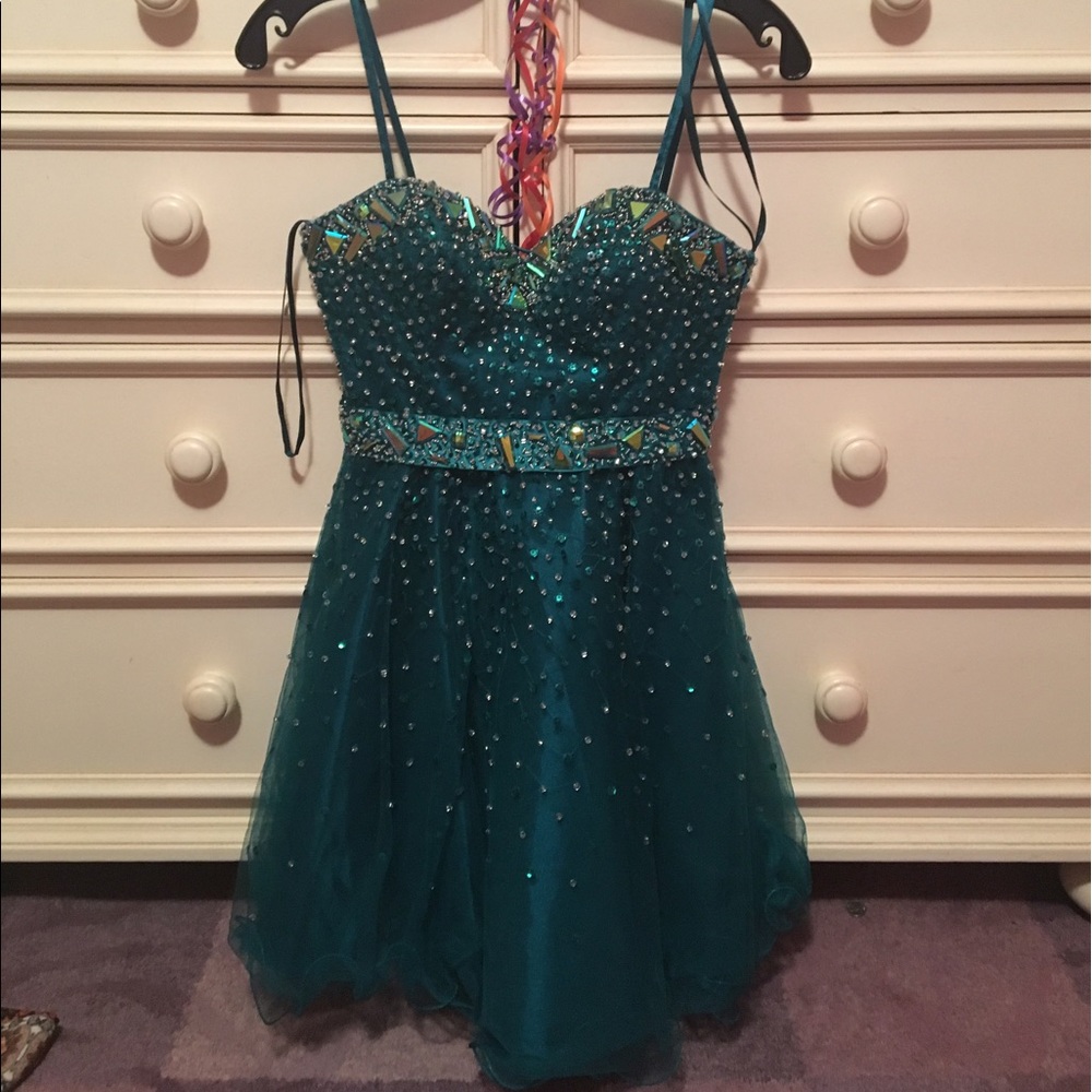 Super cute homecoming dress!