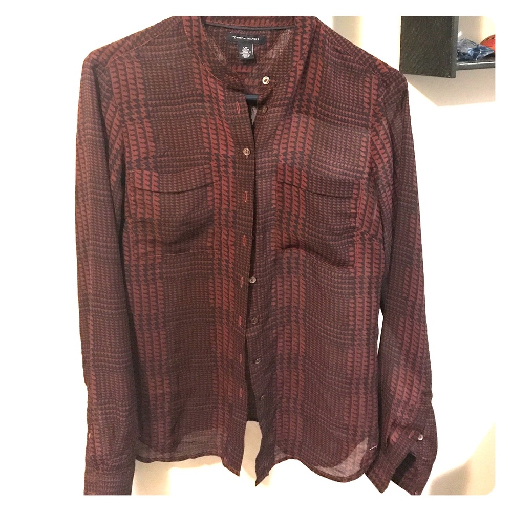 Tommy Hilfiger top. Size small.