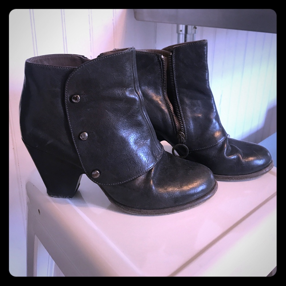 Fiorentini + Baker ankle boots- navy