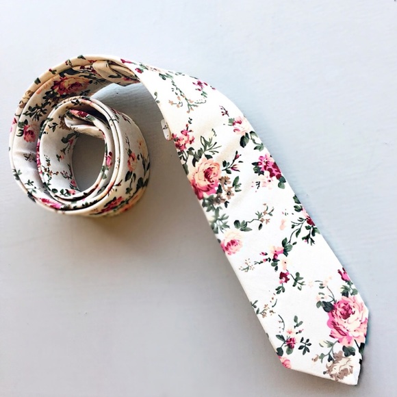 Ivory Floral Tie - Picture 2 of 5