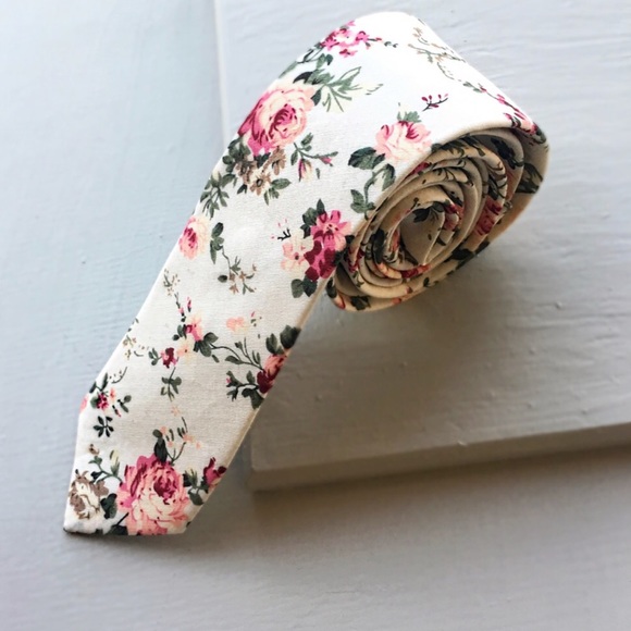 Ivory Floral Tie - Picture 5 of 5