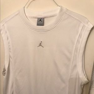 M LG/XL Jordan brand shirt in excellent condition