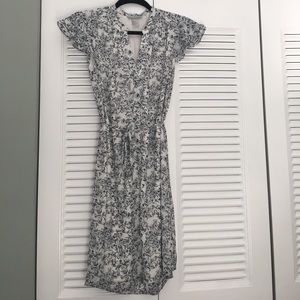 H&M size 4 flutter sleeve dress