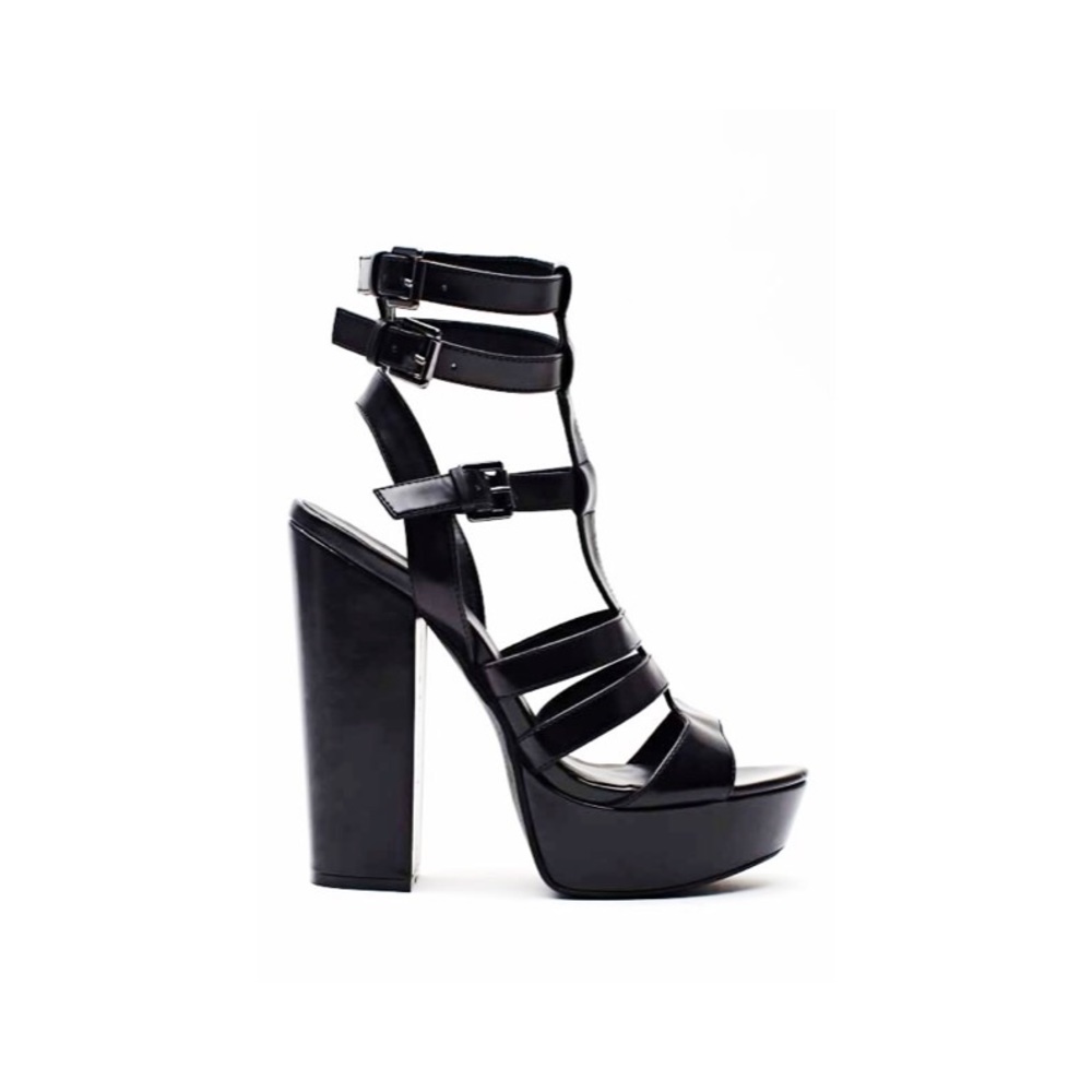 SHOE CULT CHUNKY PLATFORM STRAP SHOES BY NASTY GAL