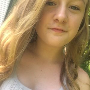 Meet your Posher, Abbie