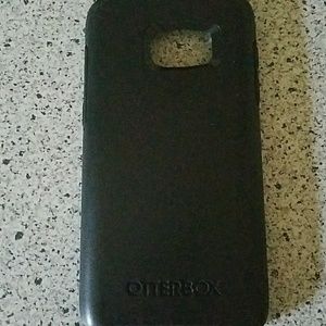 All black otterbox case.