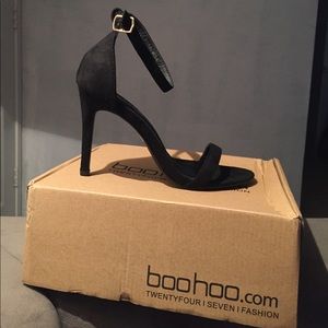 NWT Strappy Sexy Black Heel •FINAL•