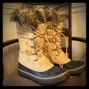 Sorel Joan of Arctic boots