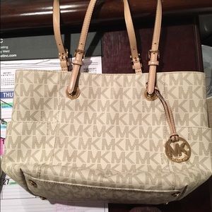 Michael Kors purse
