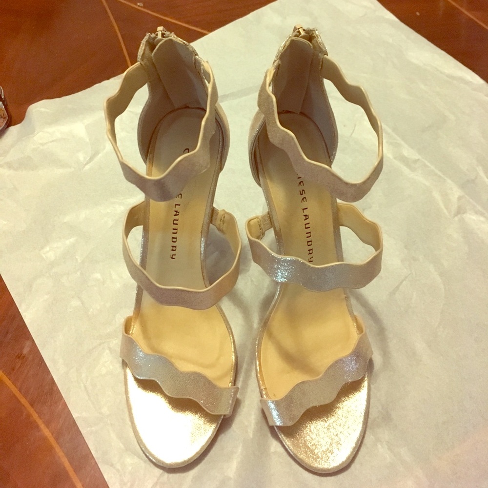 **PRICE DROP** Chinese Laundry Gold Heels