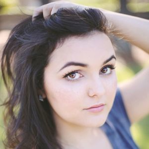 Meet your Posher, Alexandra