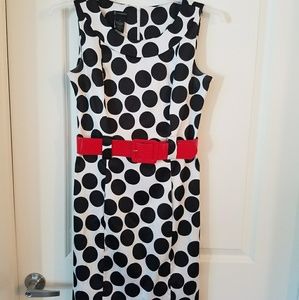 Ladies sleeveless dress