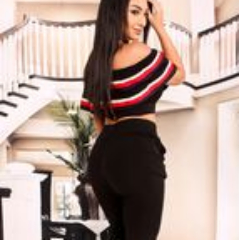 Two piece set - Picture 2 of 2